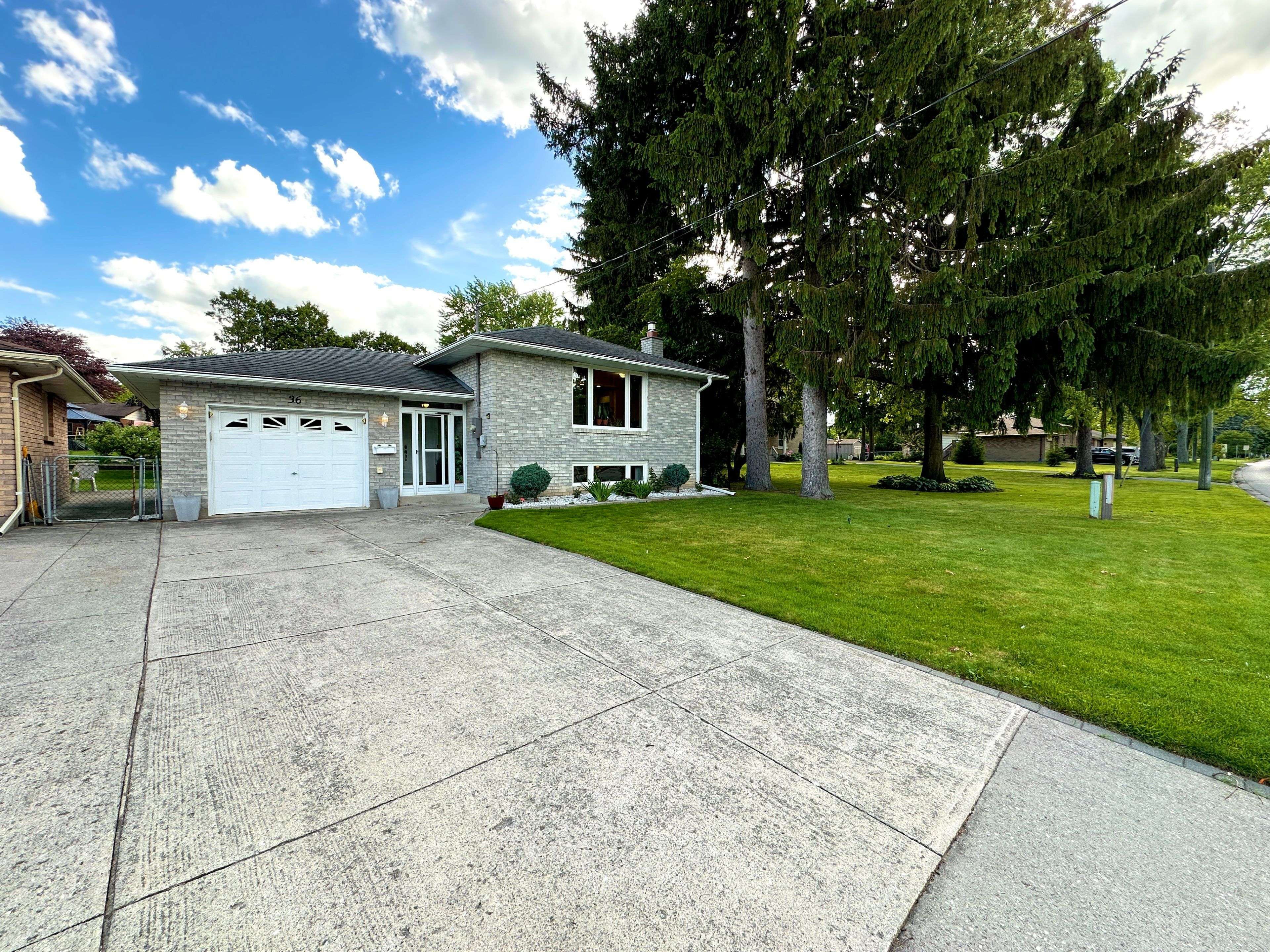 36 Oakhill DR N, Brantford, ON N3T 1R1