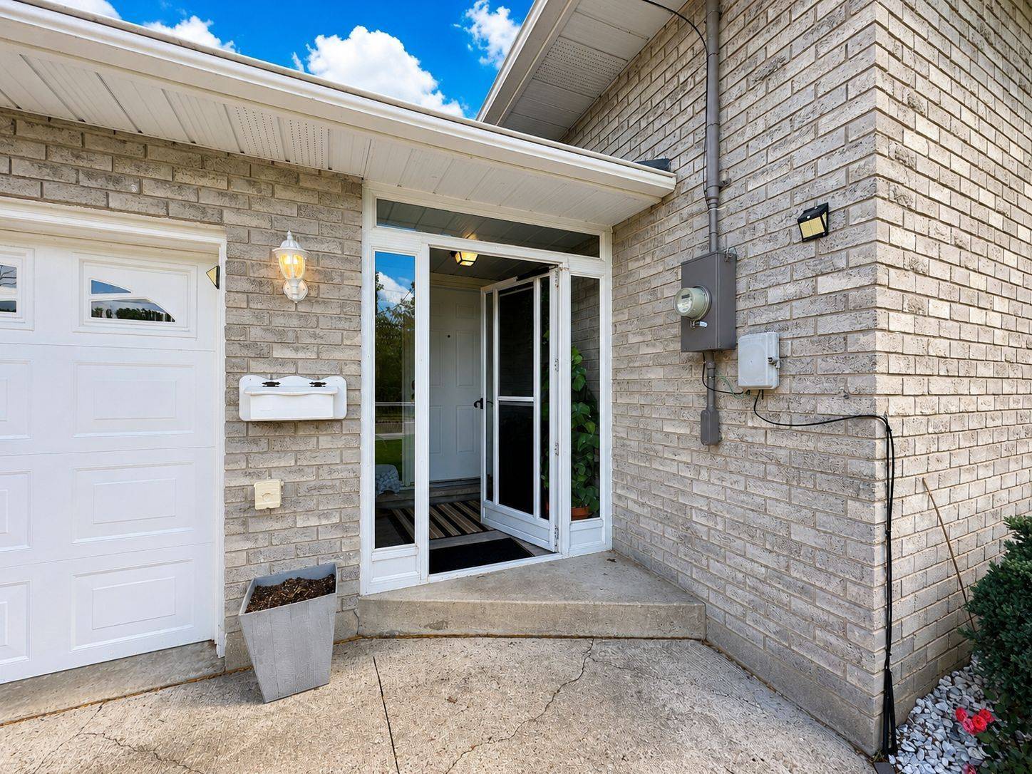 36 Oakhill DR N, Brantford, ON N3T 1R1