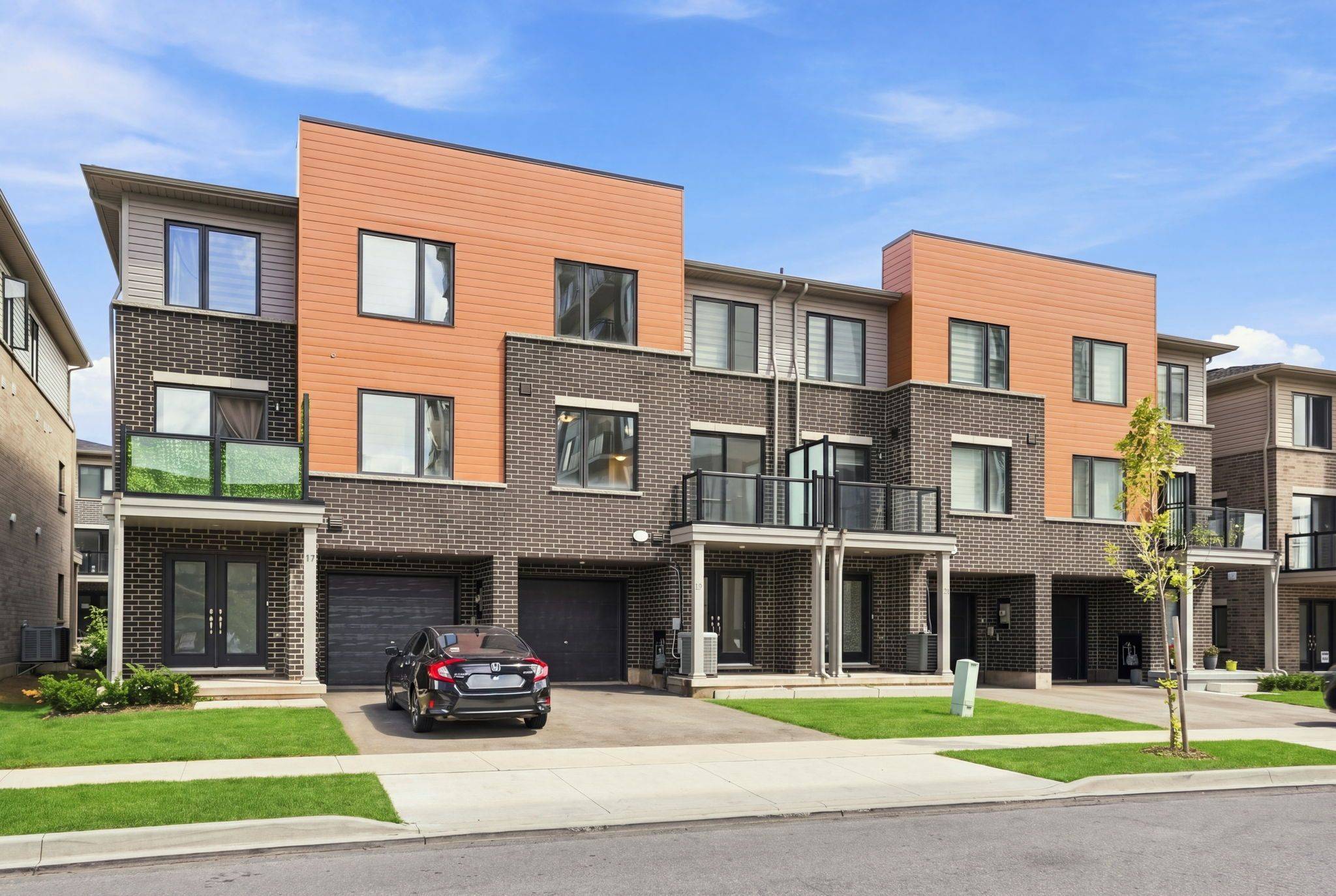 19 Roxanne DR #119, Hamilton, ON L8H 0B6