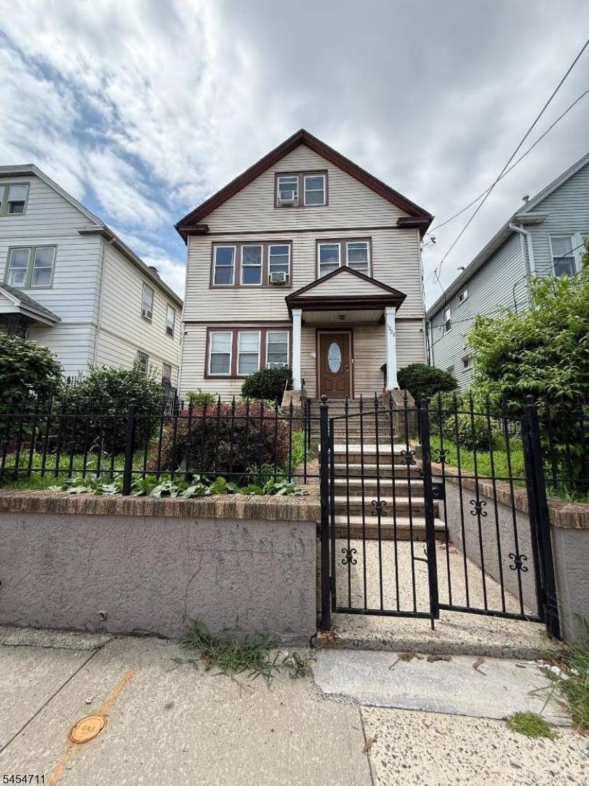 1028 Sheridan Ave, Elizabeth City, NJ 07208