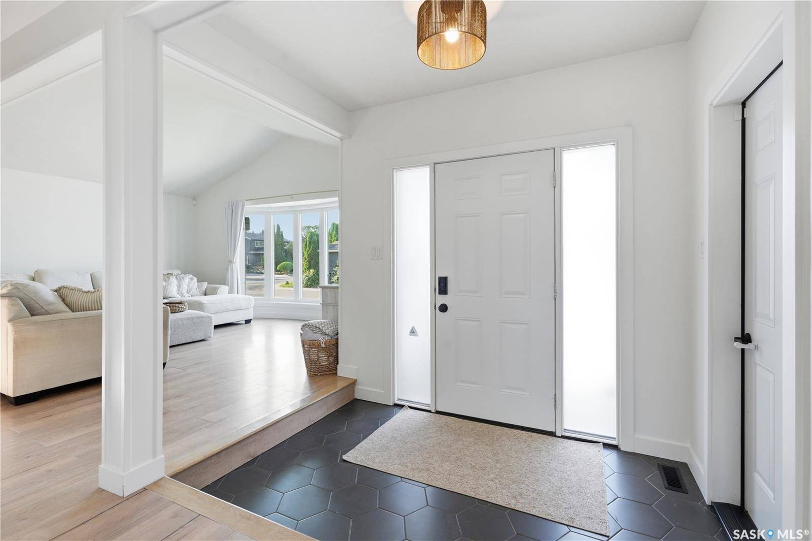 346 Wakaw CRESCENT, Saskatoon, SK S7J 4E2
