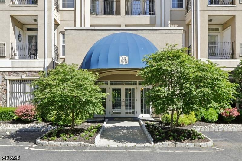 9104 Ravenscroft Rd, Clifton City, NJ 07013