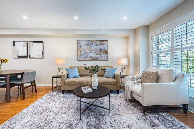 454 St Johns RD, Toronto W02, ON M6S 2L2