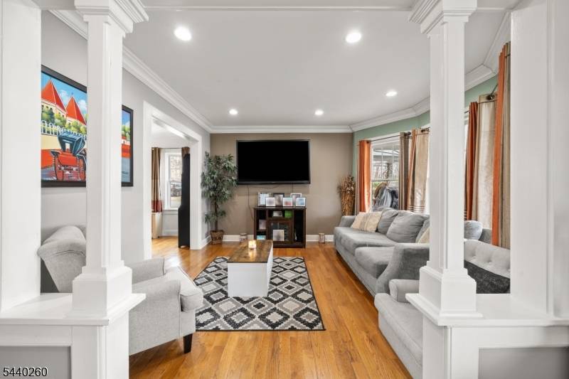 389 Colfax Ave, Clifton City, NJ 07013