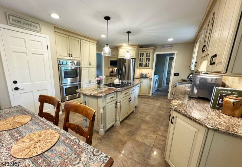 77 Plum Brook Road, Raritan Twp., NJ 08822