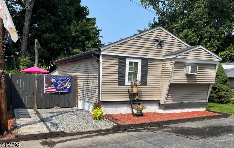 61 Travelo Dr, Wayne Twp., NJ 07470