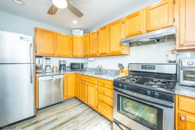 1136 Valley Rd #1A, Wayne Twp., NJ 07470