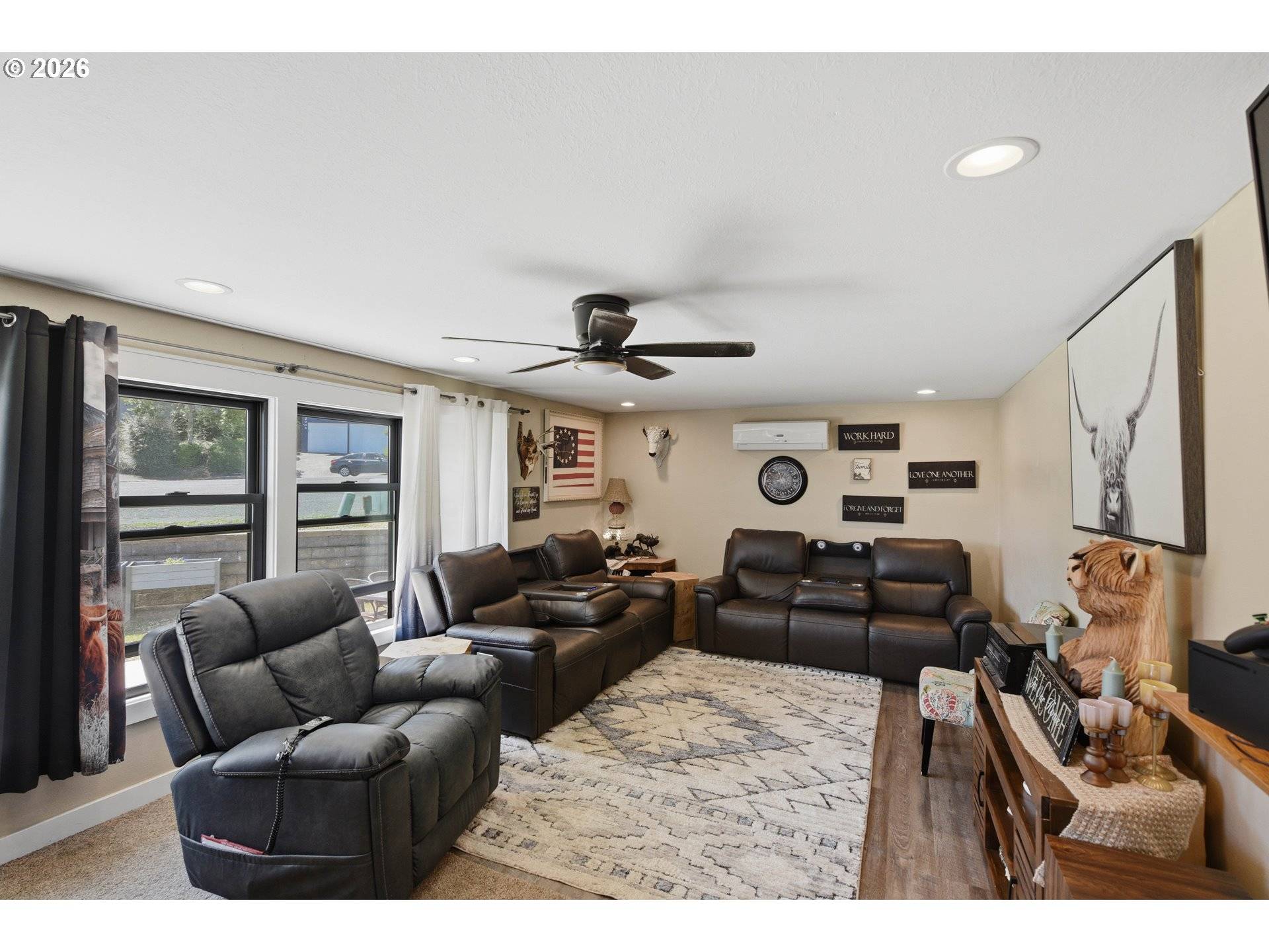 2220 MAINE CT, North Bend, OR 97459