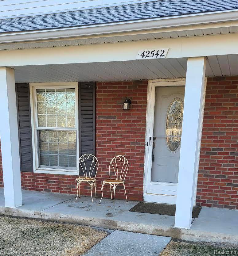 42542 Saratoga RD #26, Canton Charter Township, MI 48187