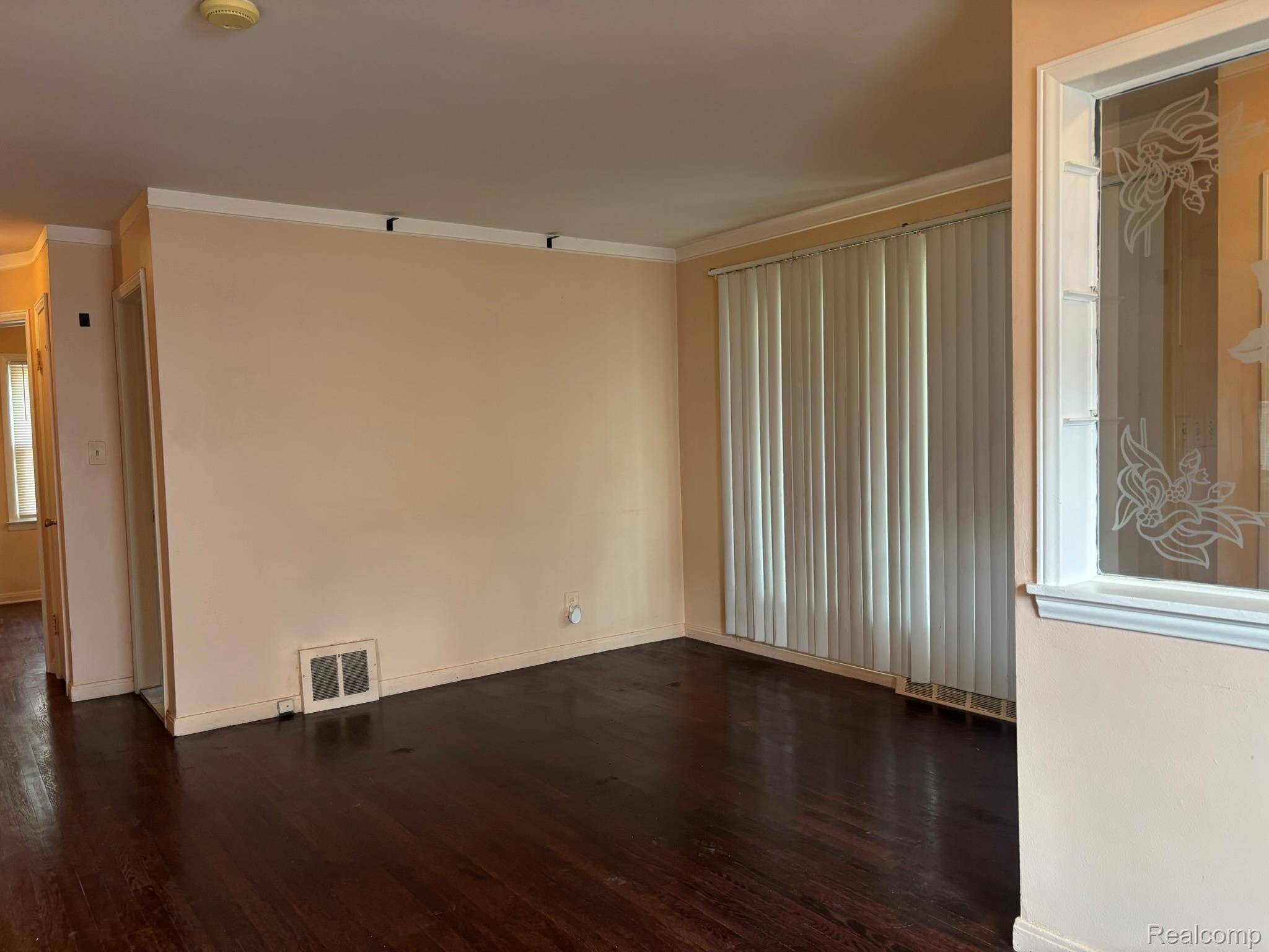 23071 Ithaca ST, Oak Park, MI 48237