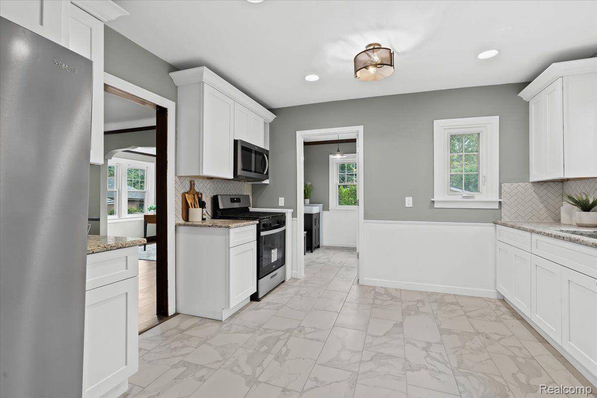 312 MCKINLEY AVE, Grosse Pointe Farms, MI 48236