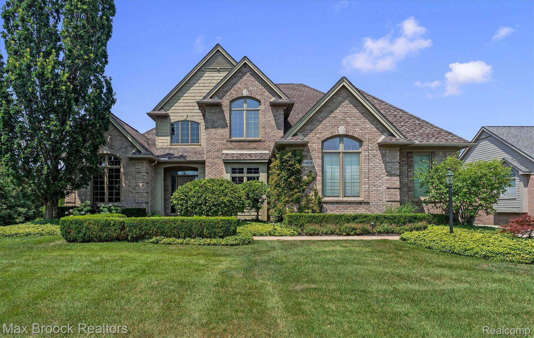 54878 Grenelefe CIR E, Lyon Charter Township, MI 48178