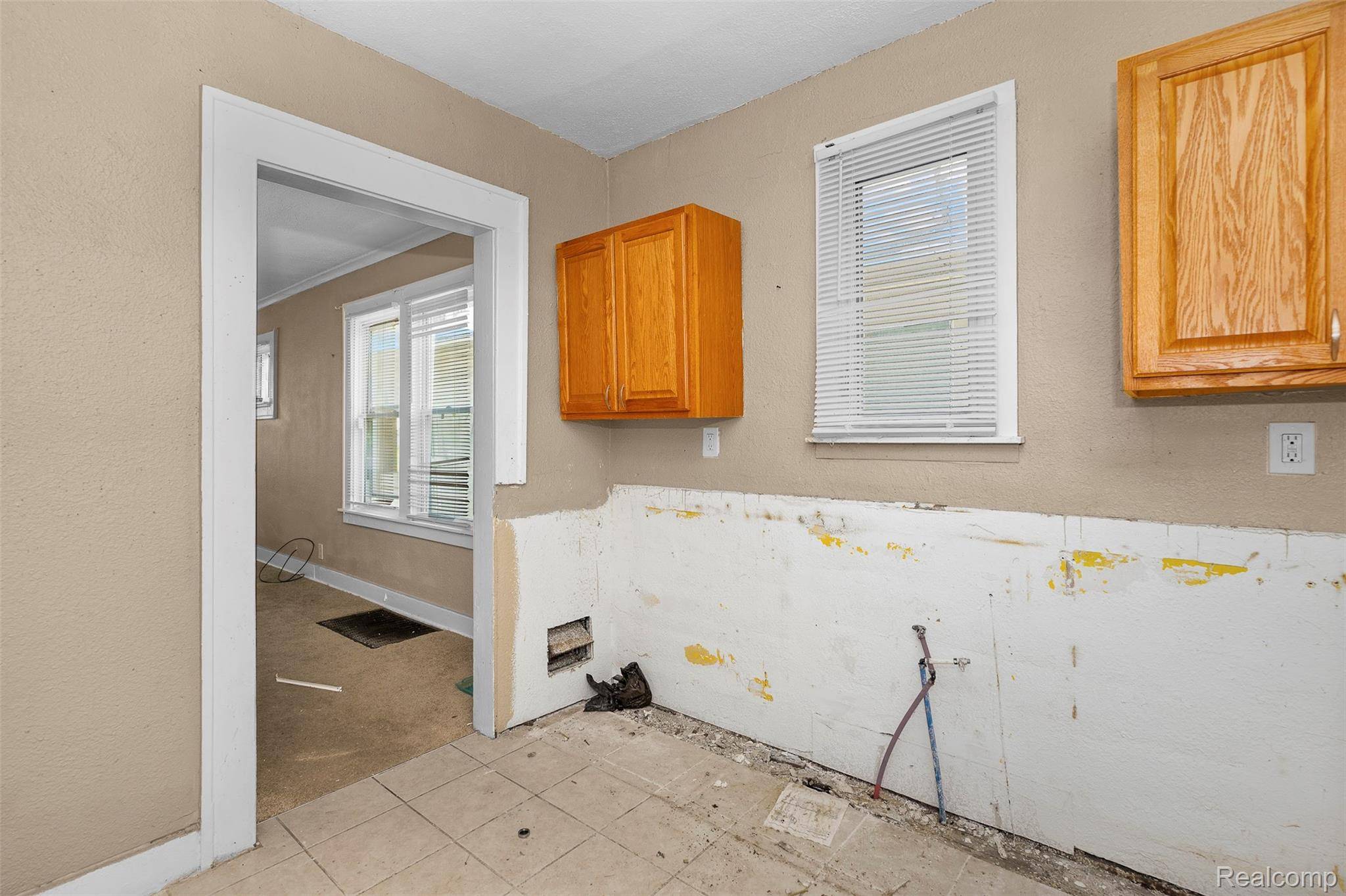 7667 Ellsworth ST, Detroit, MI 48238