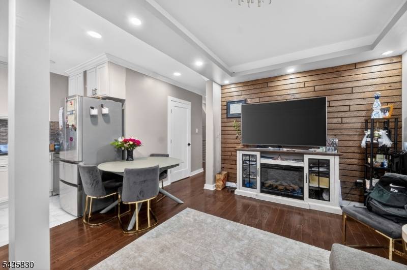 12 Bender Pl, Cliffside Park Boro, NJ 07010