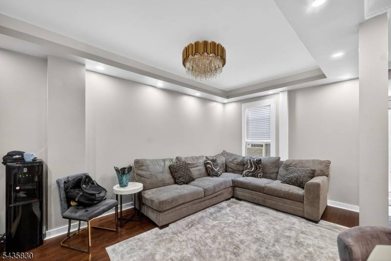 12 Bender Pl, Cliffside Park Boro, NJ 07010