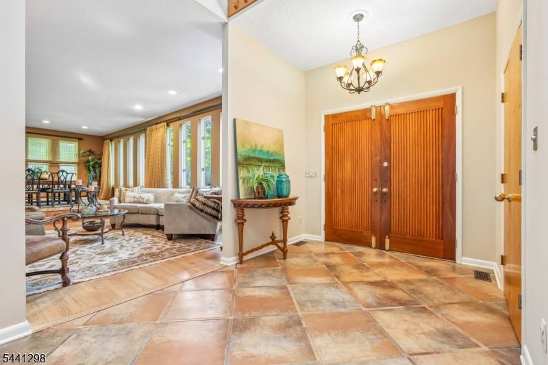 28 Tammy Hill Trl, Randolph Twp., NJ 07869