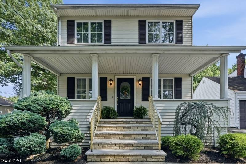 442 Riverview Dr, Totowa Boro, NJ 07512