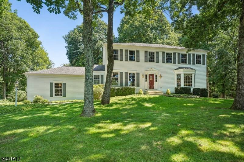 12 Eagle Nest Ln, Washington Twp., NJ 07853