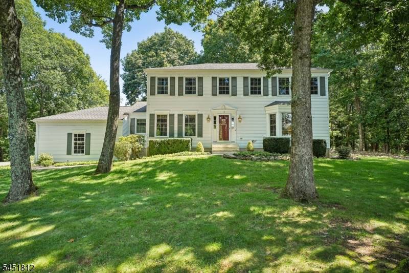 12 Eagle Nest Ln, Washington Twp., NJ 07853