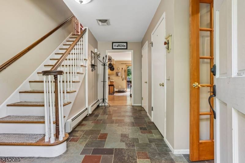 16 Zander Ln, Randolph Twp., NJ 07869
