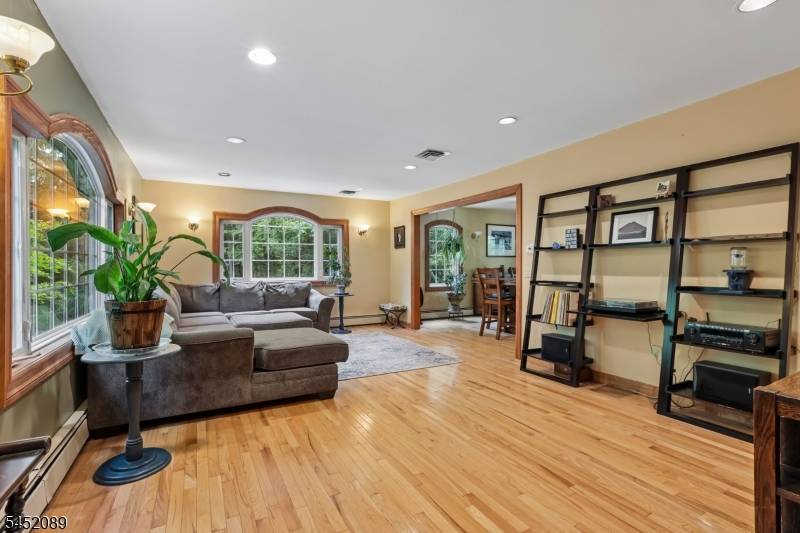 16 Zander Ln, Randolph Twp., NJ 07869