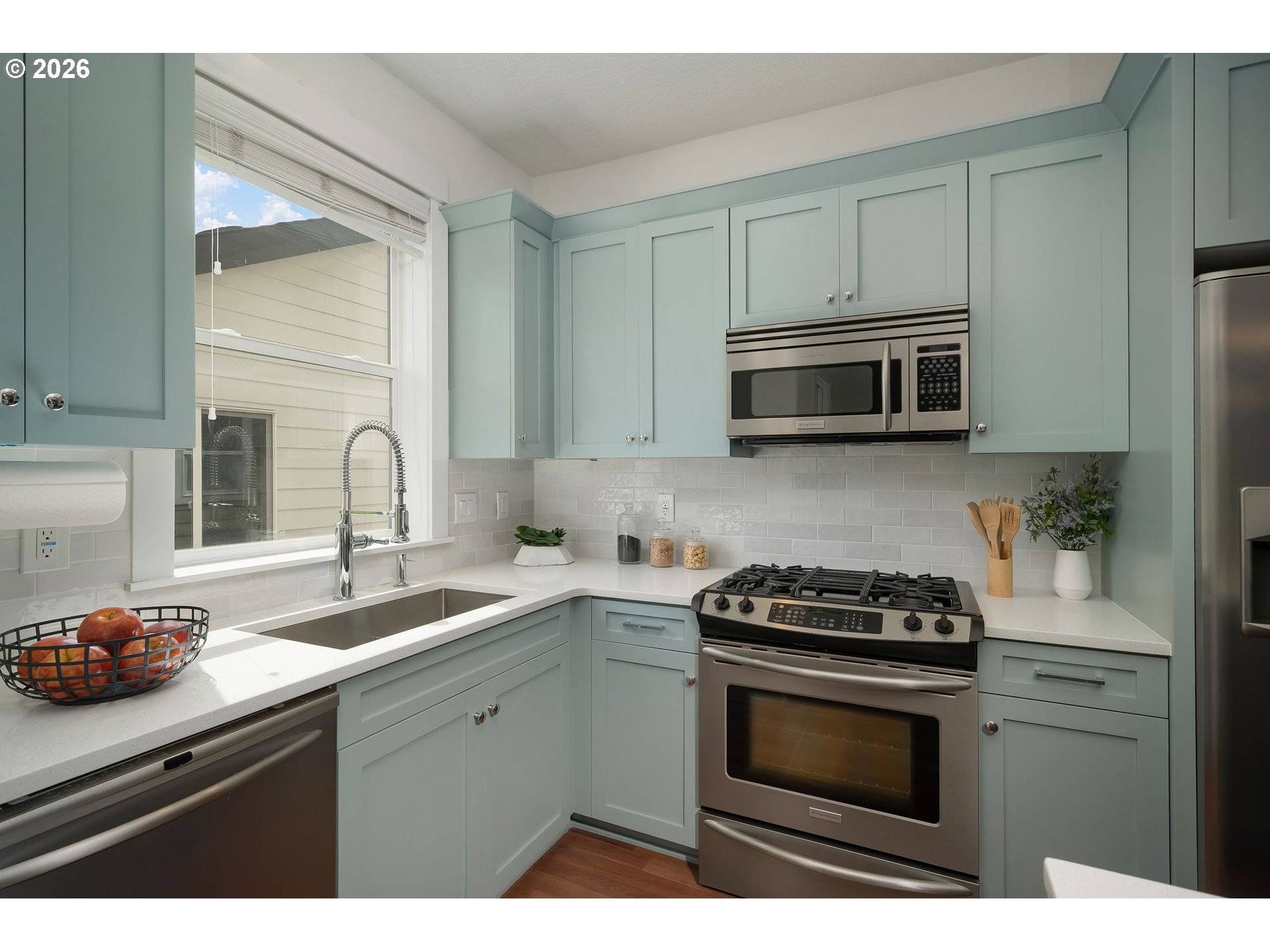 7515 SW CAPITOL HWY, Portland, OR 97219