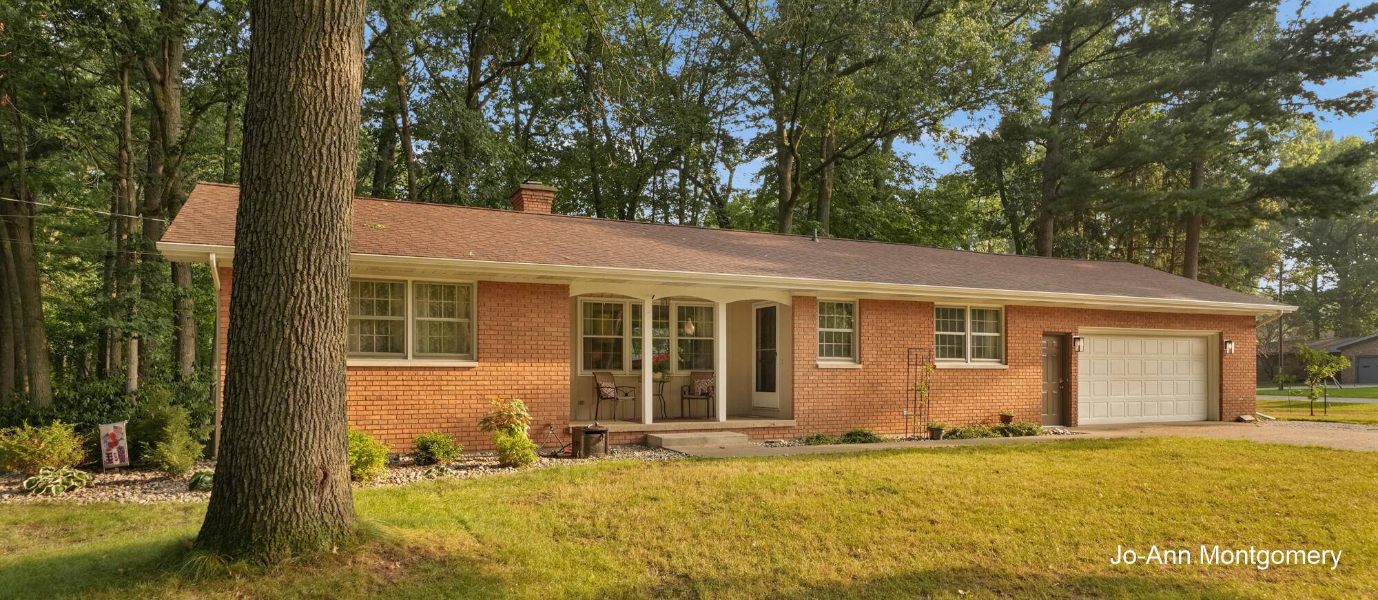 835 E Fennwood CIR, Laketon Twp, MI 49445