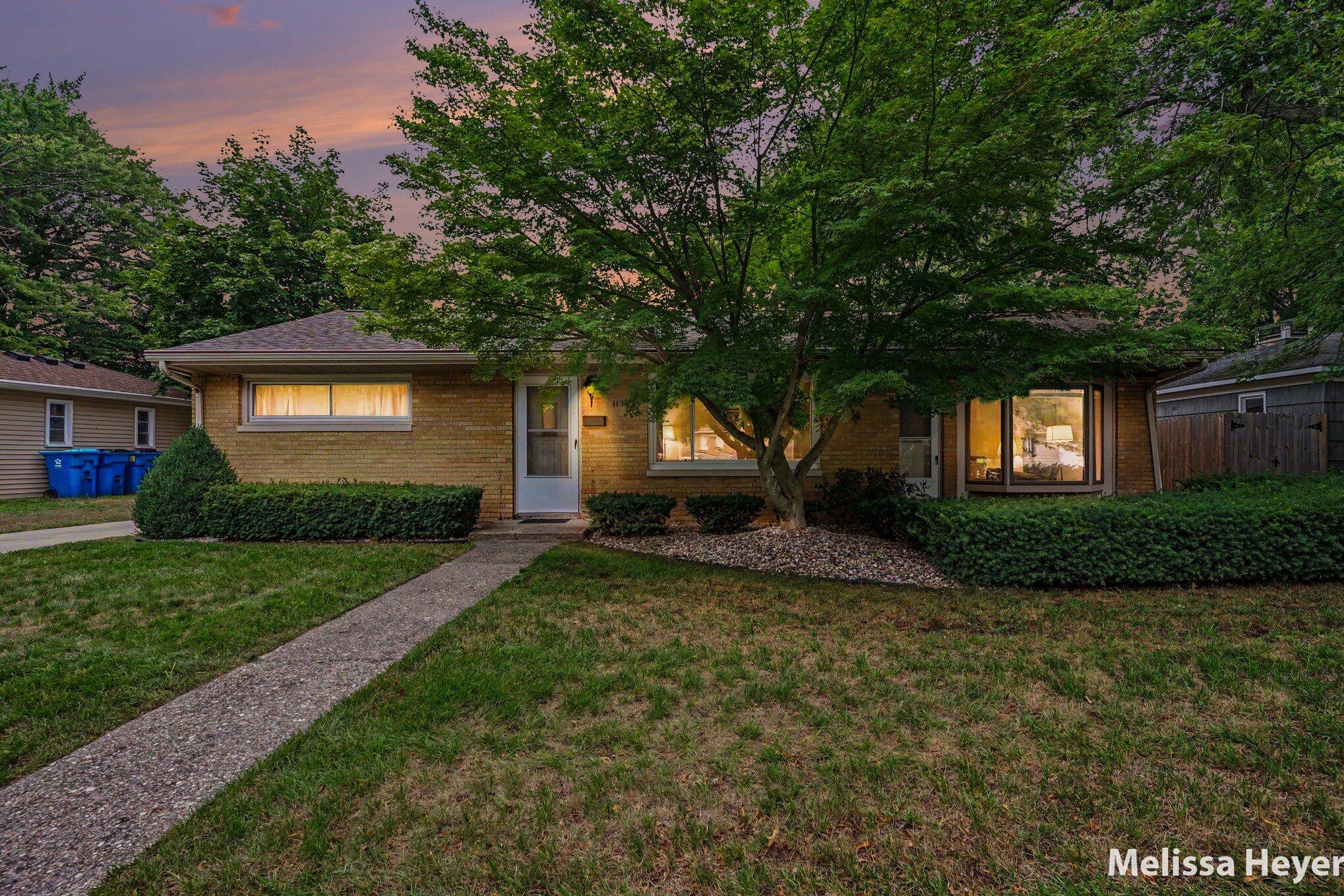 1121 Park AVE, Grand Haven City, MI 49417