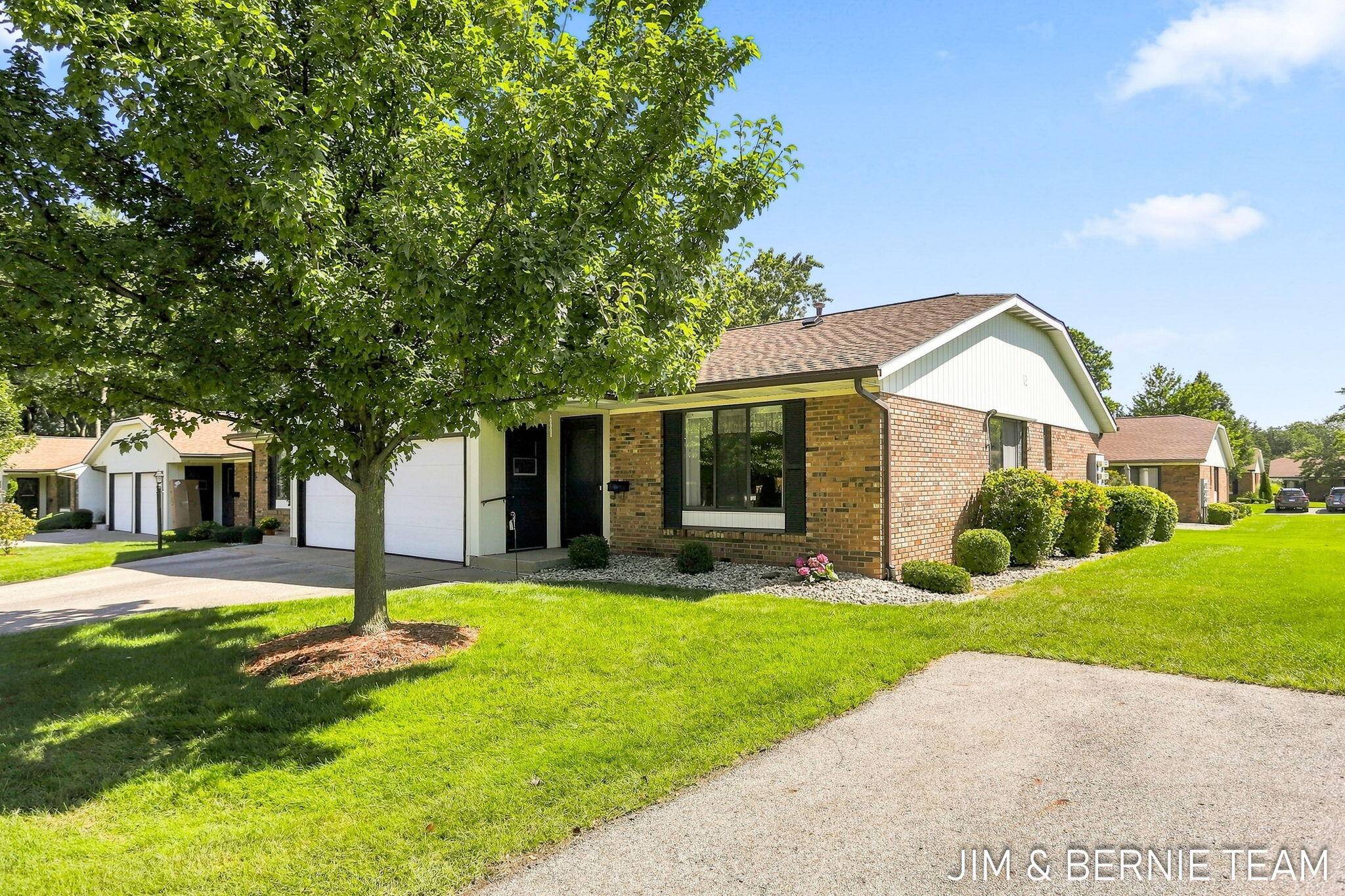 75 Old Mill DR #13, Holland City, MI 49423