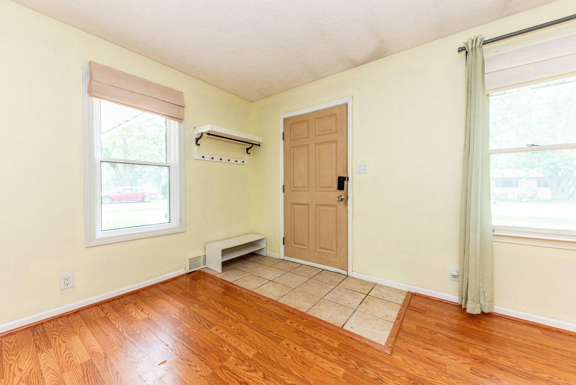 562 Brookside RD, Ypsilanti Twp, MI 48197