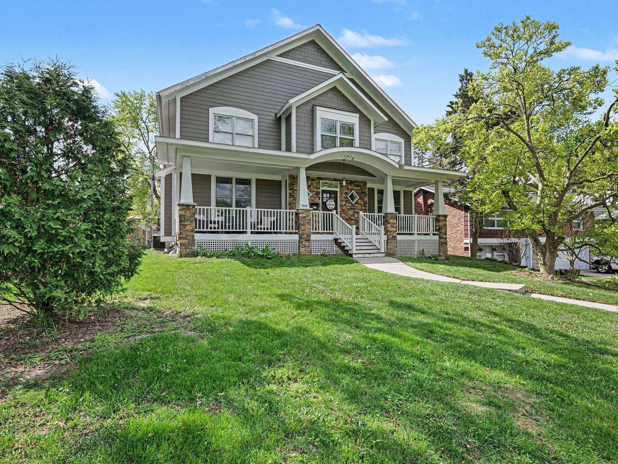 2928 Vinsetta BLVD, Royal Oak City, MI 48073
