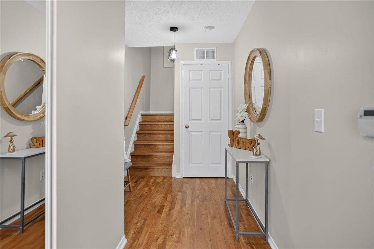 26 Linnell ST, Ajax, ON L1Z 0K9