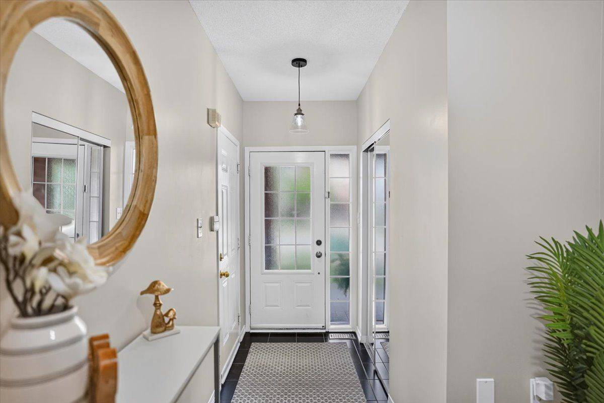 26 Linnell ST, Ajax, ON L1Z 0K9