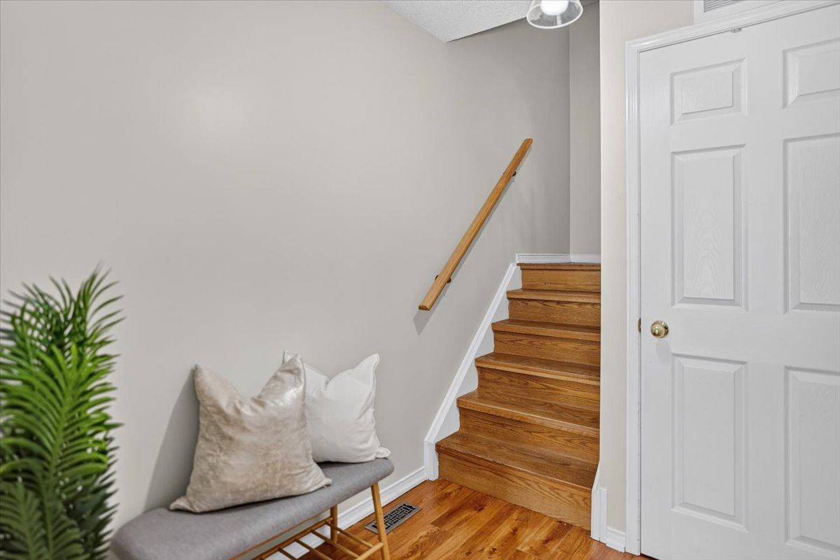 26 Linnell ST, Ajax, ON L1Z 0K9