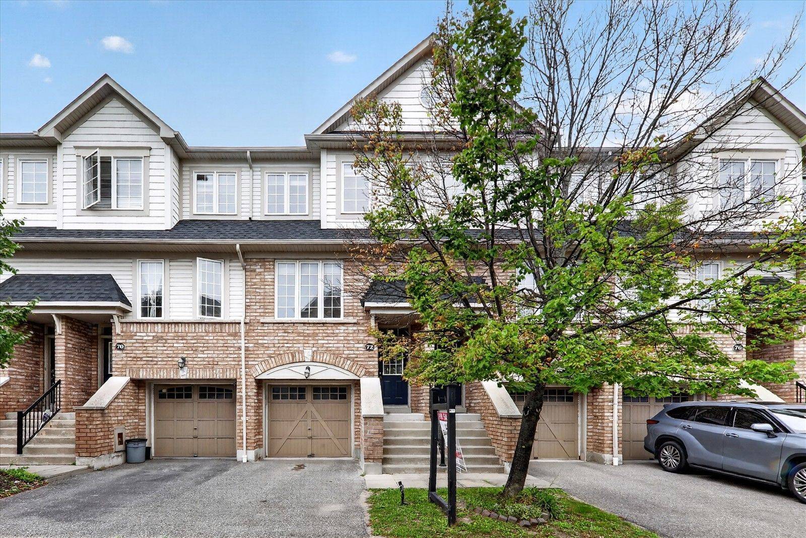 72 Oakins LN, Ajax, ON L1T 0H1