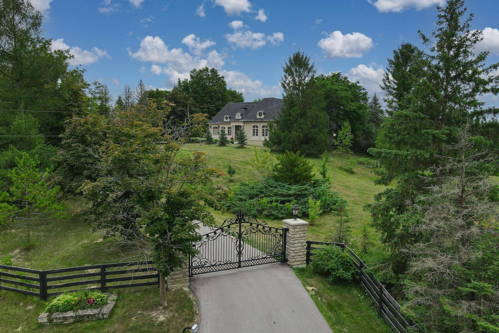 7645 16th Side Road, King, ON L7E 5R7