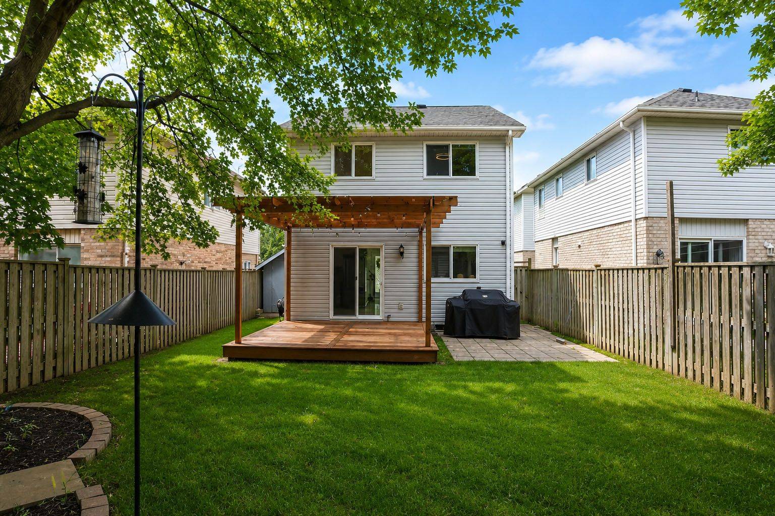 100 Copeman CRES, Barrie, ON L4N 8B3