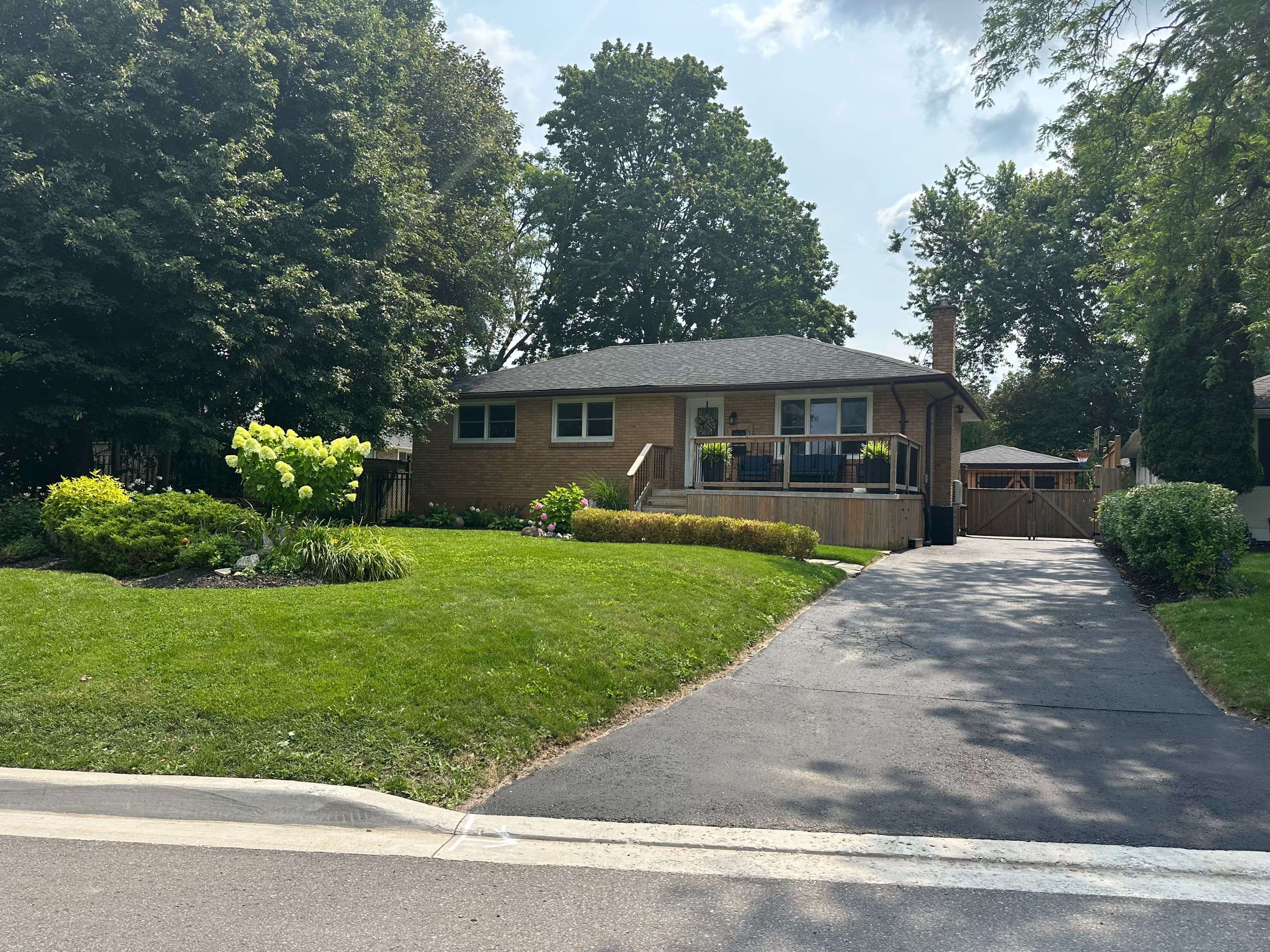 23 Northpark RD, Barrie, ON L4M 2J5