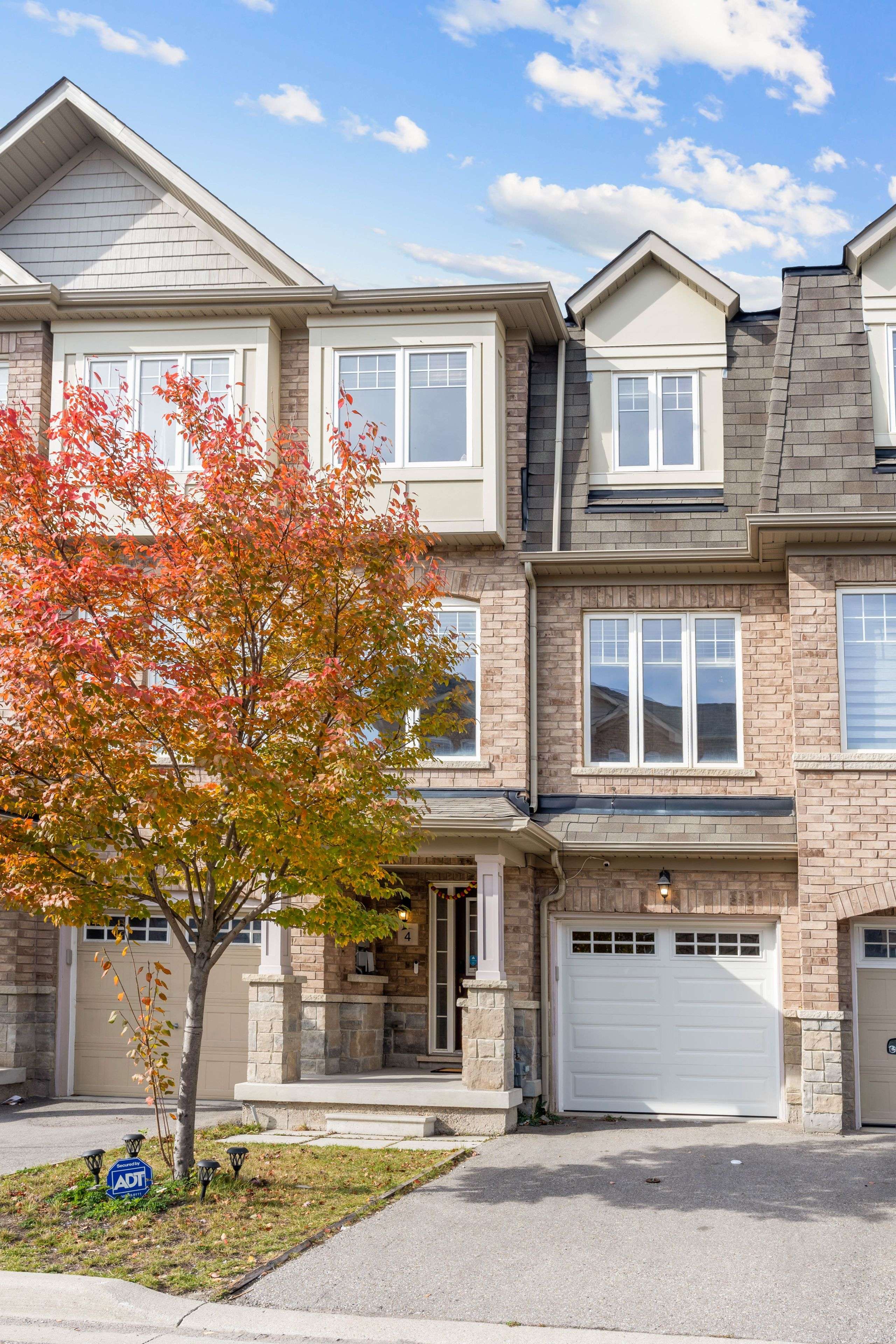 4 Magdalene CRES, Brampton, ON L6Z 0G9