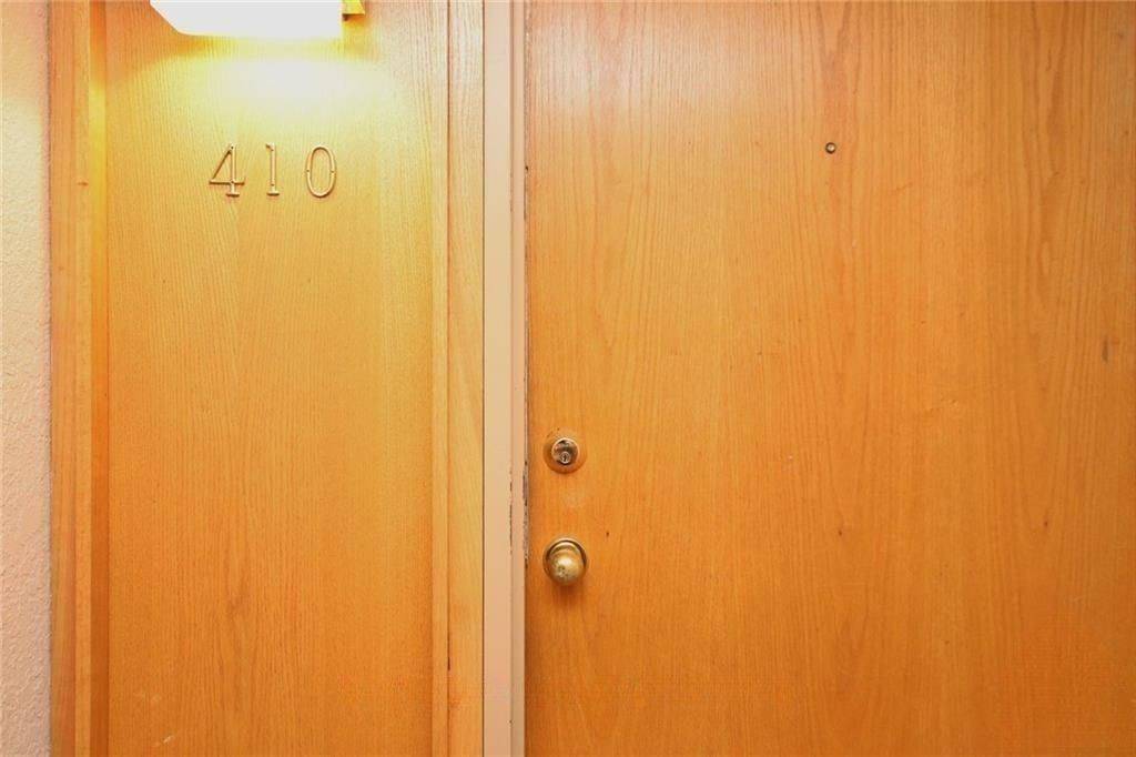 2871 Richmond RD #410, Britannia Heights - Queensway Terrace N And Area, ON K2B 8M5