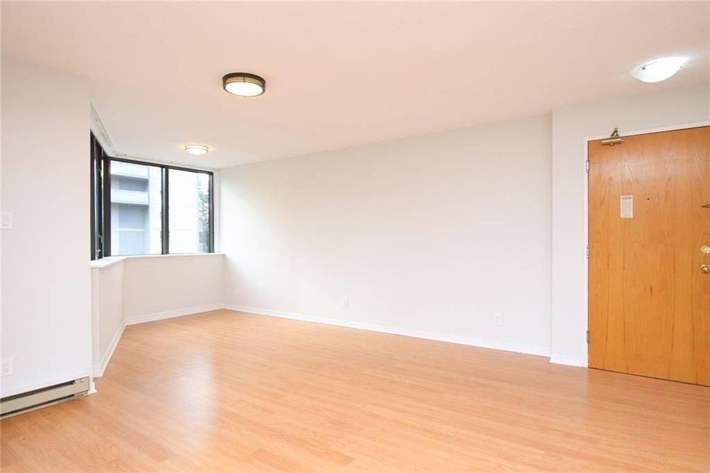 2871 Richmond RD #410, Britannia Heights - Queensway Terrace N And Area, ON K2B 8M5