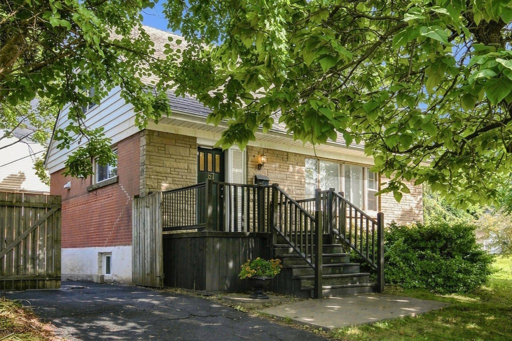87 Radford ST, Hamilton, ON L8S 3E5