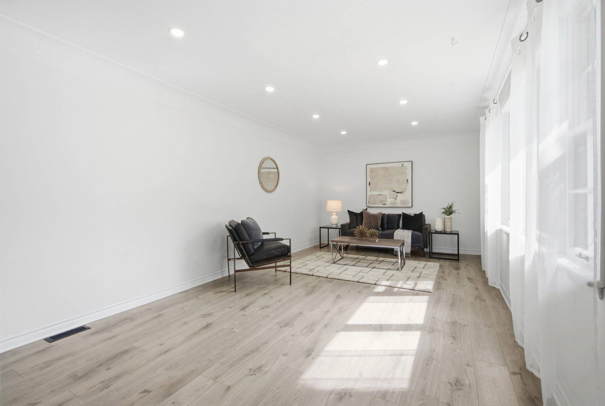 87 Radford ST, Hamilton, ON L8S 3E5