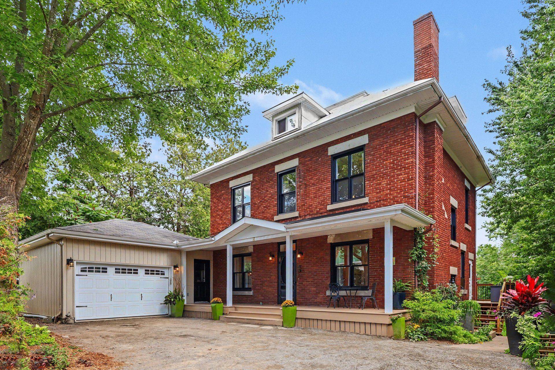 77 Mill ST, Russell, ON K4R 1E1