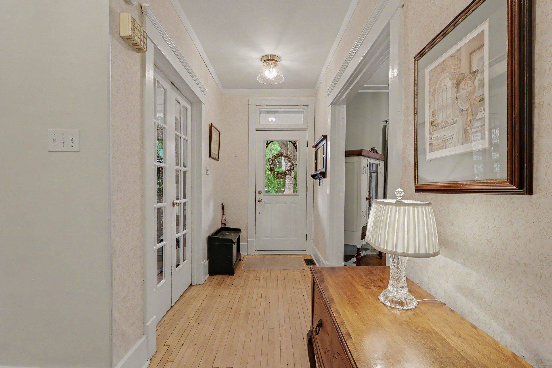 77 Mill ST, Russell, ON K4R 1E1