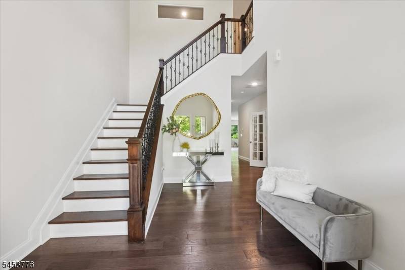3 Albie Dr, Mountain Lakes Boro, NJ 07046