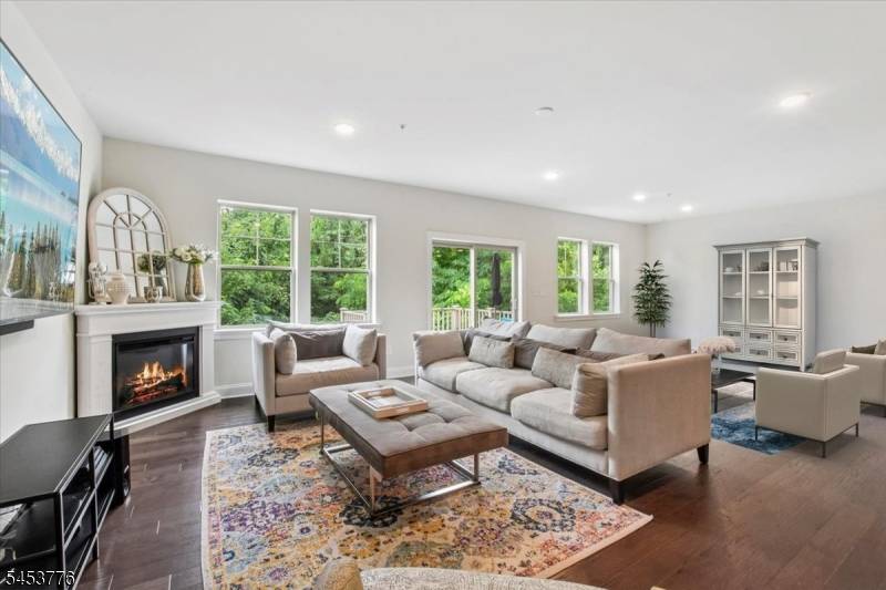 3 Albie Dr, Mountain Lakes Boro, NJ 07046