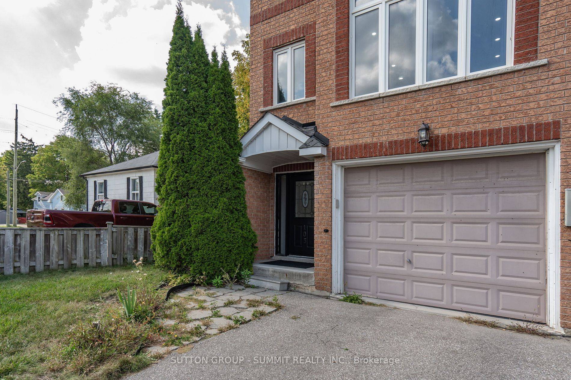 103 John ST, Halton Hills, ON L7G 5A2