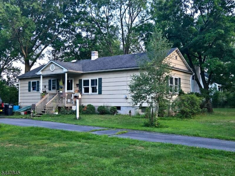 41 School Rd, Readington Twp., NJ 08889