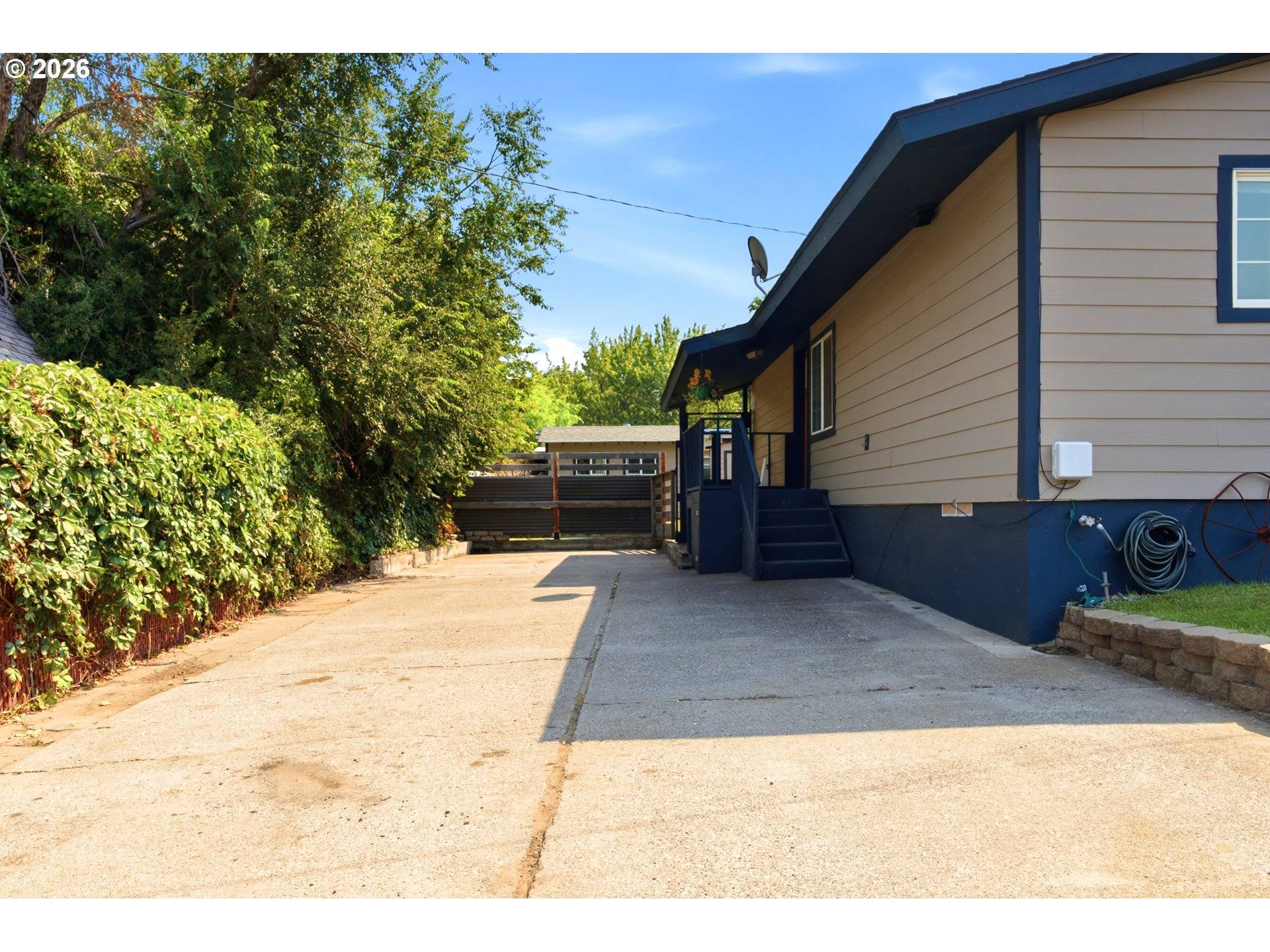 1008 J ST, The Dalles, OR 97058